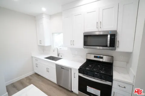 $3,100,000 | 6043 Selma Avenue, Los Angeles, CA 90028