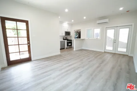 $3,100,000 | 6043 Selma Avenue, Los Angeles, CA 90028