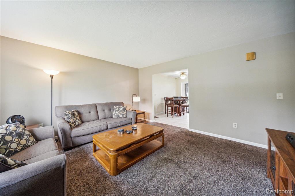 2951 Dearborn Avenue Rochester Hills, MI 48309 - Photo 6 of 33