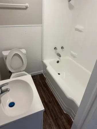 $1,400 | 229 South Lipona Road, Unit B, Tallahassee, FL 32304