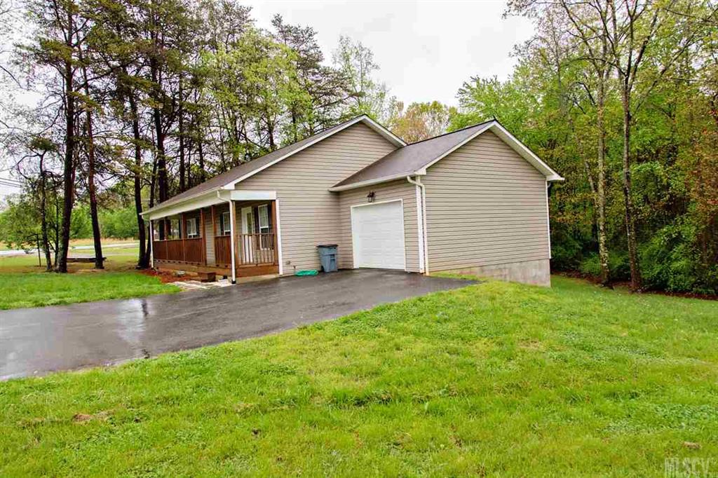 303 Cape Hickory Road Hickory, NC 28601 - Photo 14 of 25 Gallery Image 14