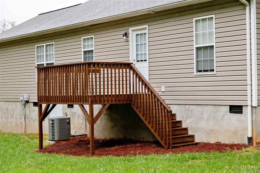 303 Cape Hickory Road Hickory, NC 28601 - Photo 17 of 25 Gallery Image 17