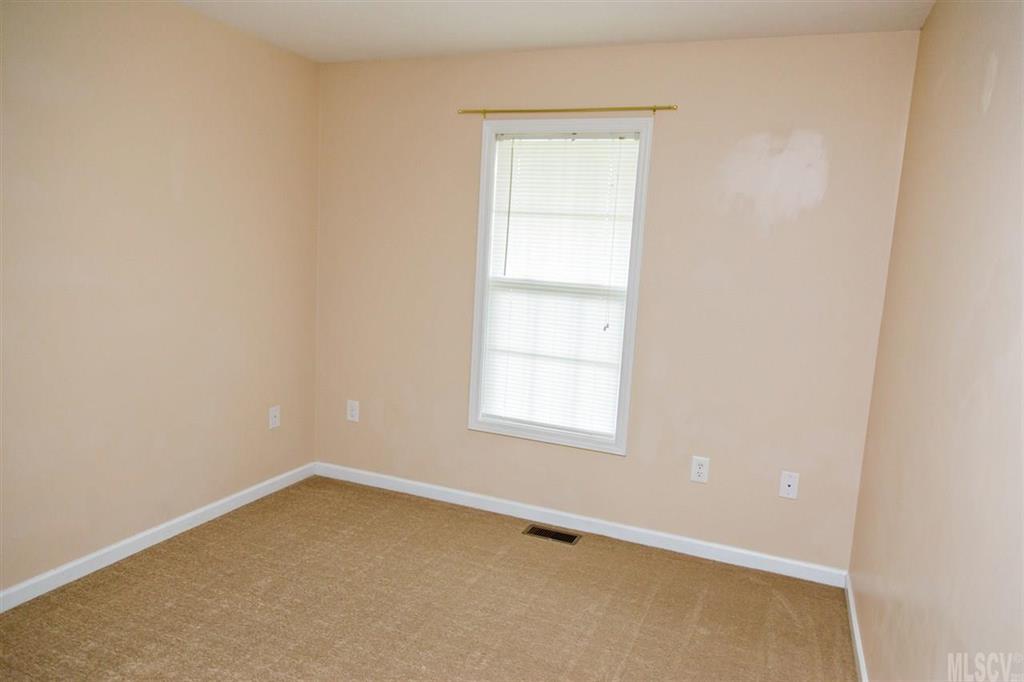 303 Cape Hickory Road Hickory, NC 28601 - Photo 8 of 25 Gallery Image 8