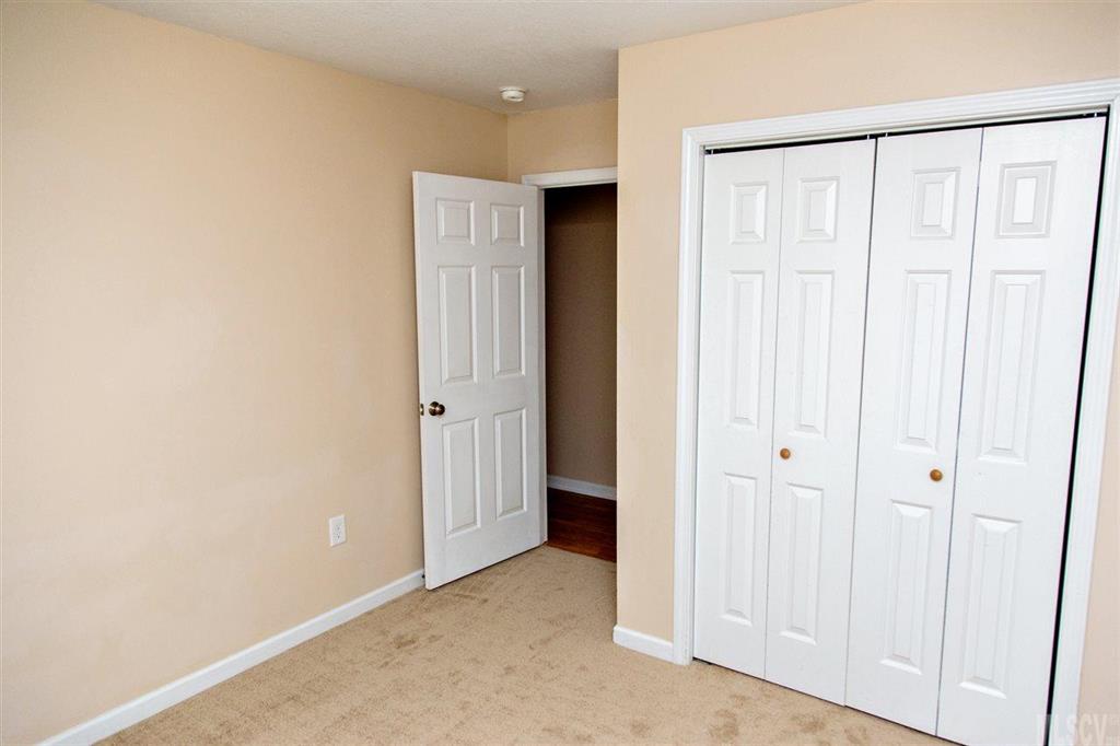 303 Cape Hickory Road Hickory, NC 28601 - Photo 9 of 25 Gallery Image 9