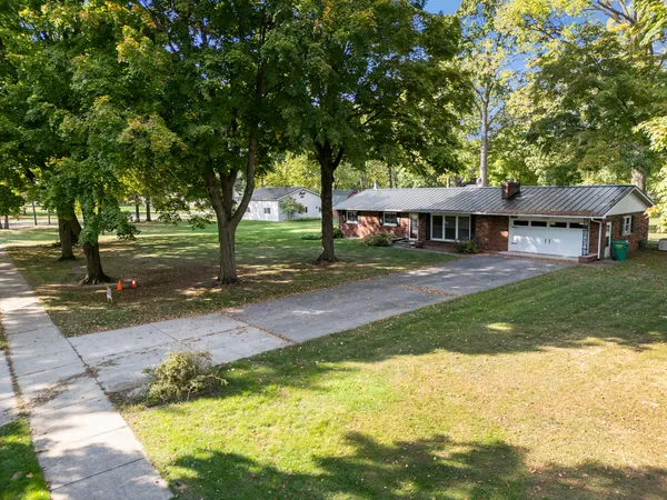 $397,900 | 340 West Railroad Street, Centreville, MI 49032