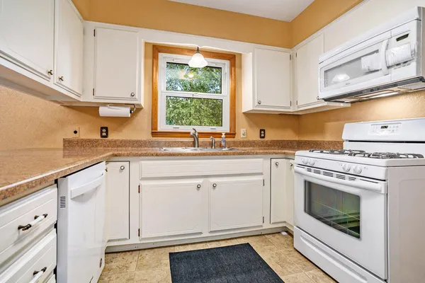 $397,900 | 340 West Railroad Street, Centreville, MI 49032