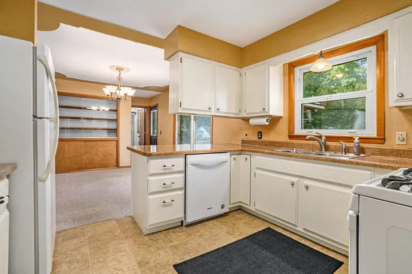 $397,900 | 340 West Railroad Street, Centreville, MI 49032