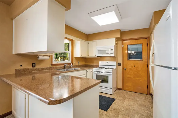 $397,900 | 340 West Railroad Street, Centreville, MI 49032