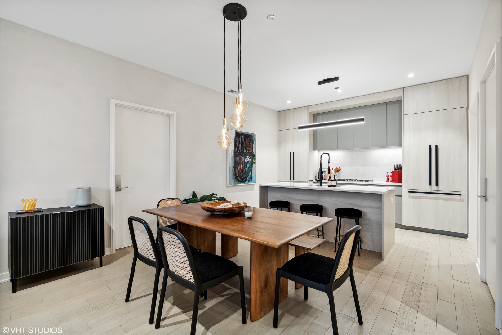 1400 West Monroe Street, Unit 4C Chicago, IL 60607 - Photo 7 of 15 a dining room with a table and chairs