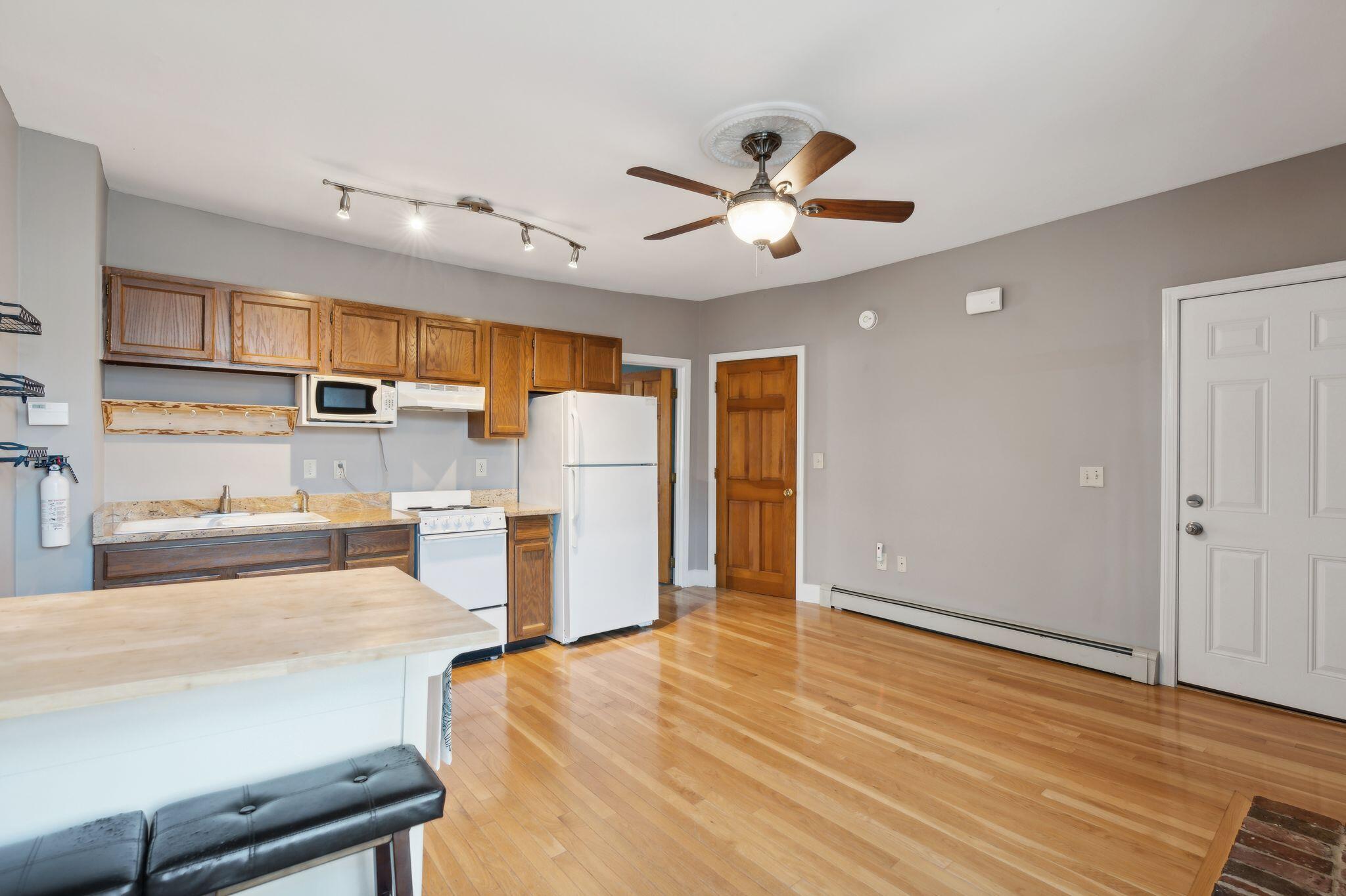 199 Spring Street, Unit 4 Portland, ME 04102 - Photo 2 of 13 DSC08766