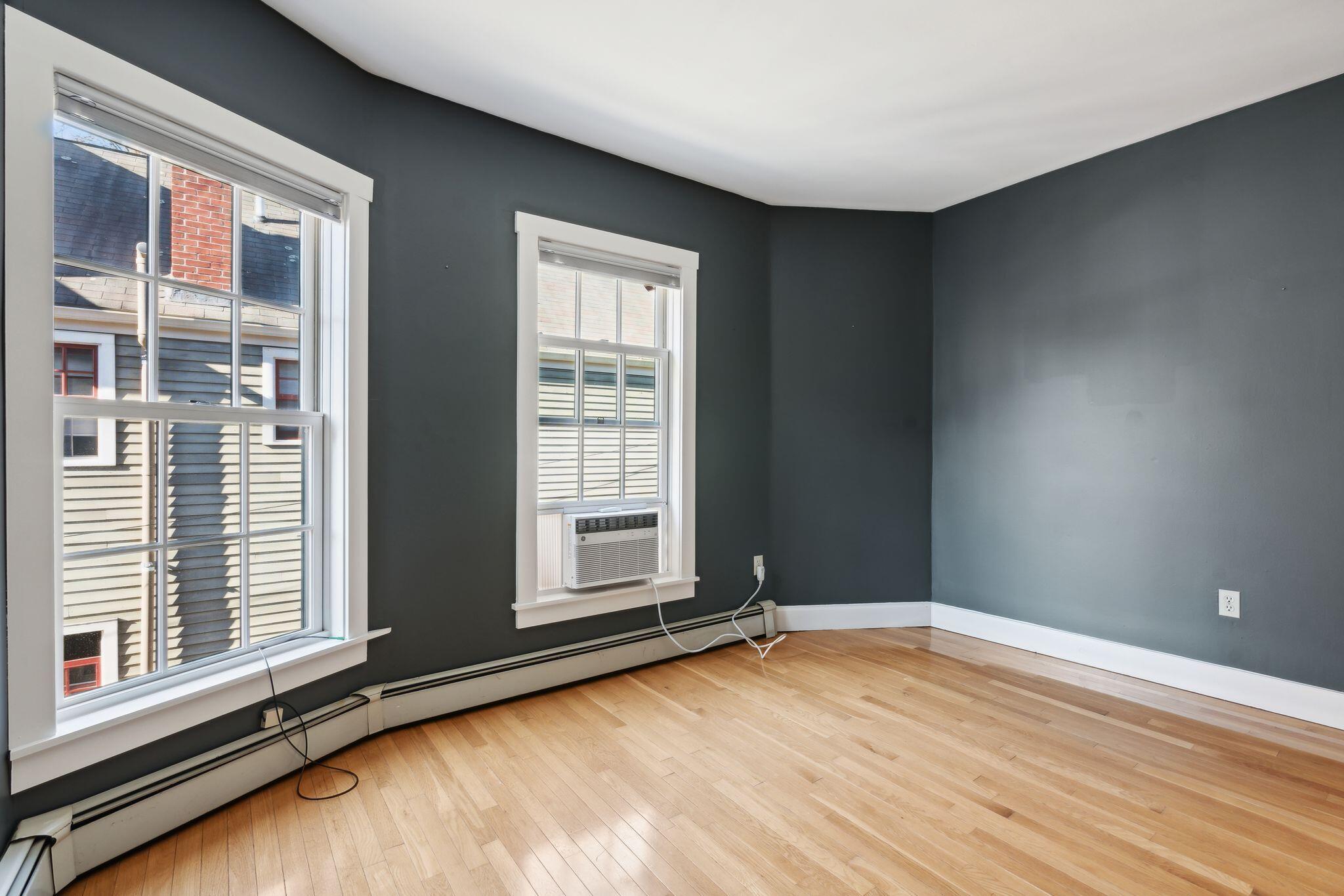 199 Spring Street, Unit 4 Portland, ME 04102 - Photo 10 of 13 DSC08811