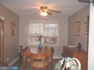 637 Briarcliff Road Upper Darby, PA 19082 - Photo 2 of 5