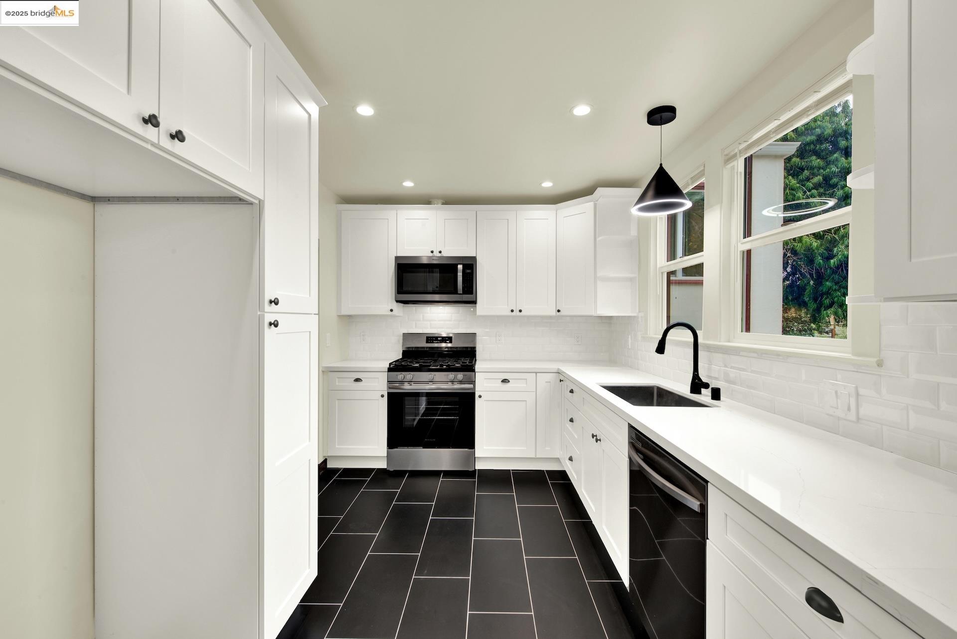 971 34th Street Richmond, CA 94805 - Photo 15 of 58