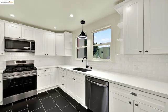 $699,500 | 971 34th Street, Richmond, CA 94805