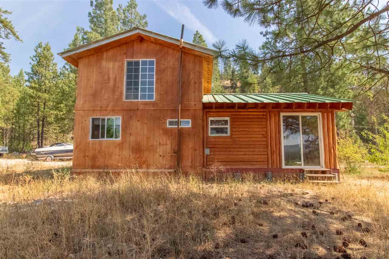 4238 Highway 231 Springdale, WA 99173 - Photo 3 of 19