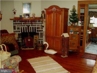 76 Marshall Road Lansdowne, PA 19050 - Photo 2 of 6 Gallery Image 2