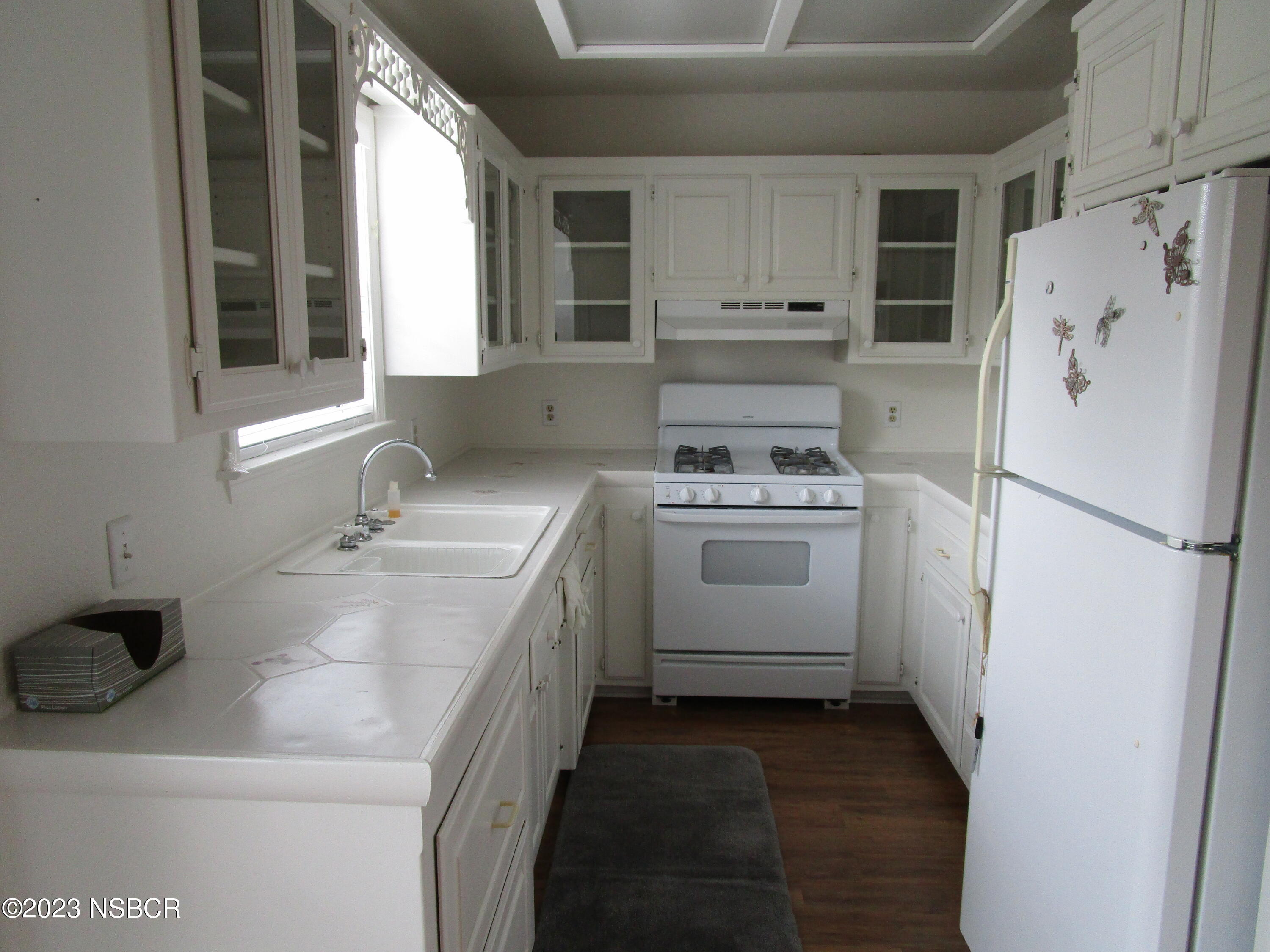 314 South I Street Lompoc, CA 93436 - Photo 42 of 60 Unit B Kitchen