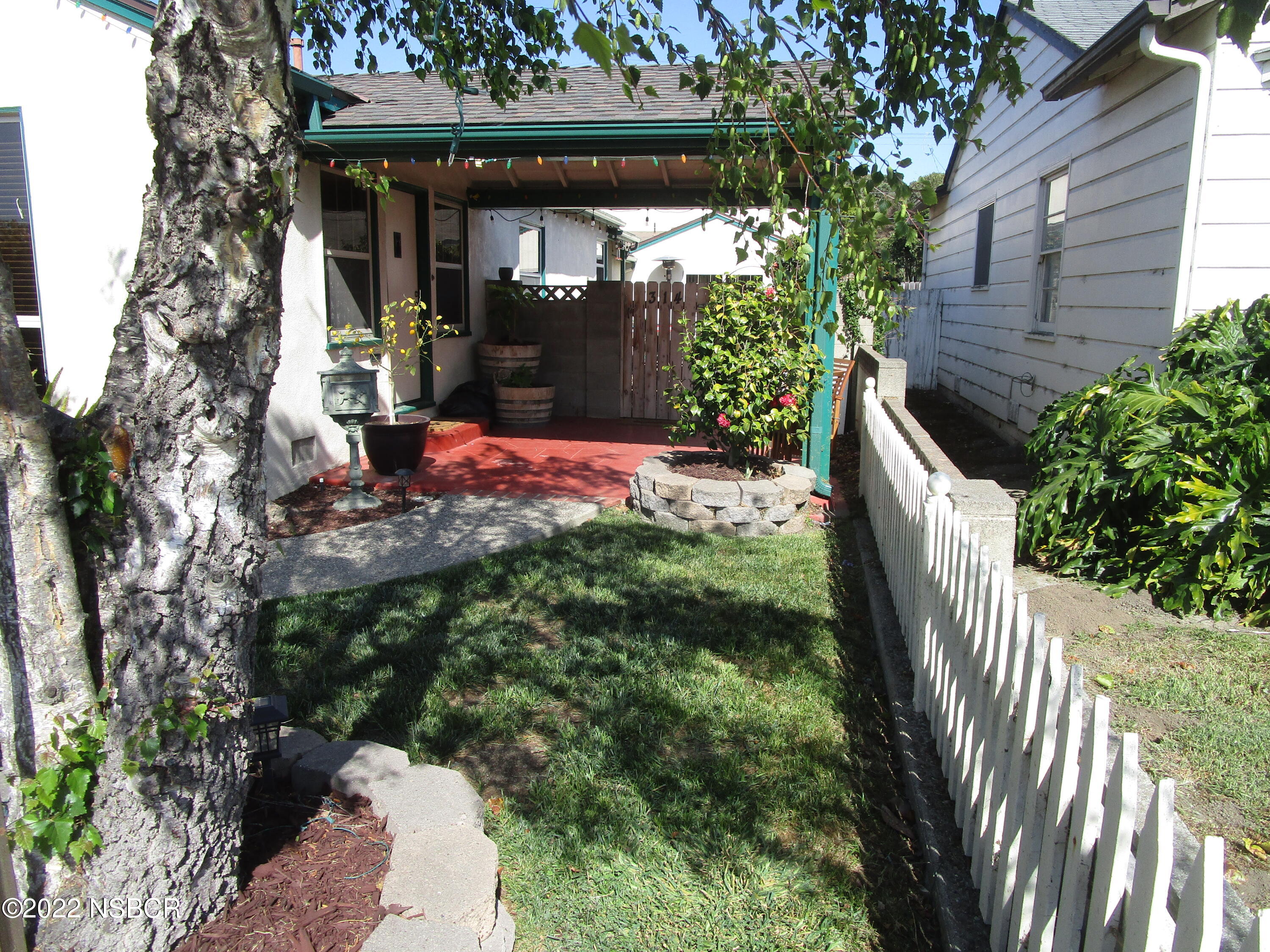 314 South I Street Lompoc, CA 93436 - Photo 5 of 60 Front Walkway Cover