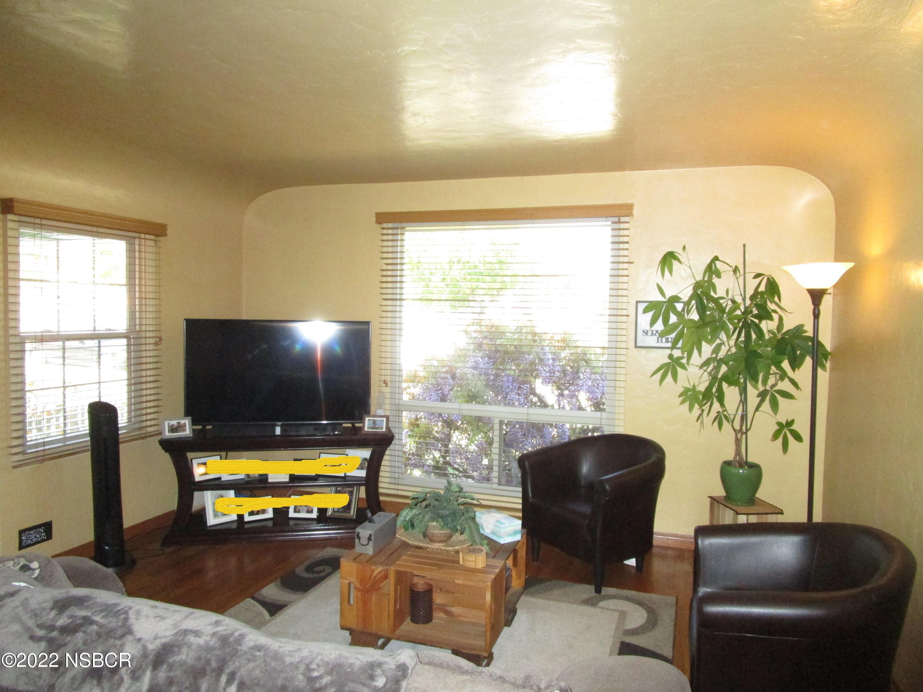 314 South I Street Lompoc, CA 93436 - Photo 6 of 60 Living Room