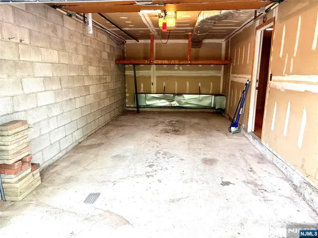 an entrance view of house with yard