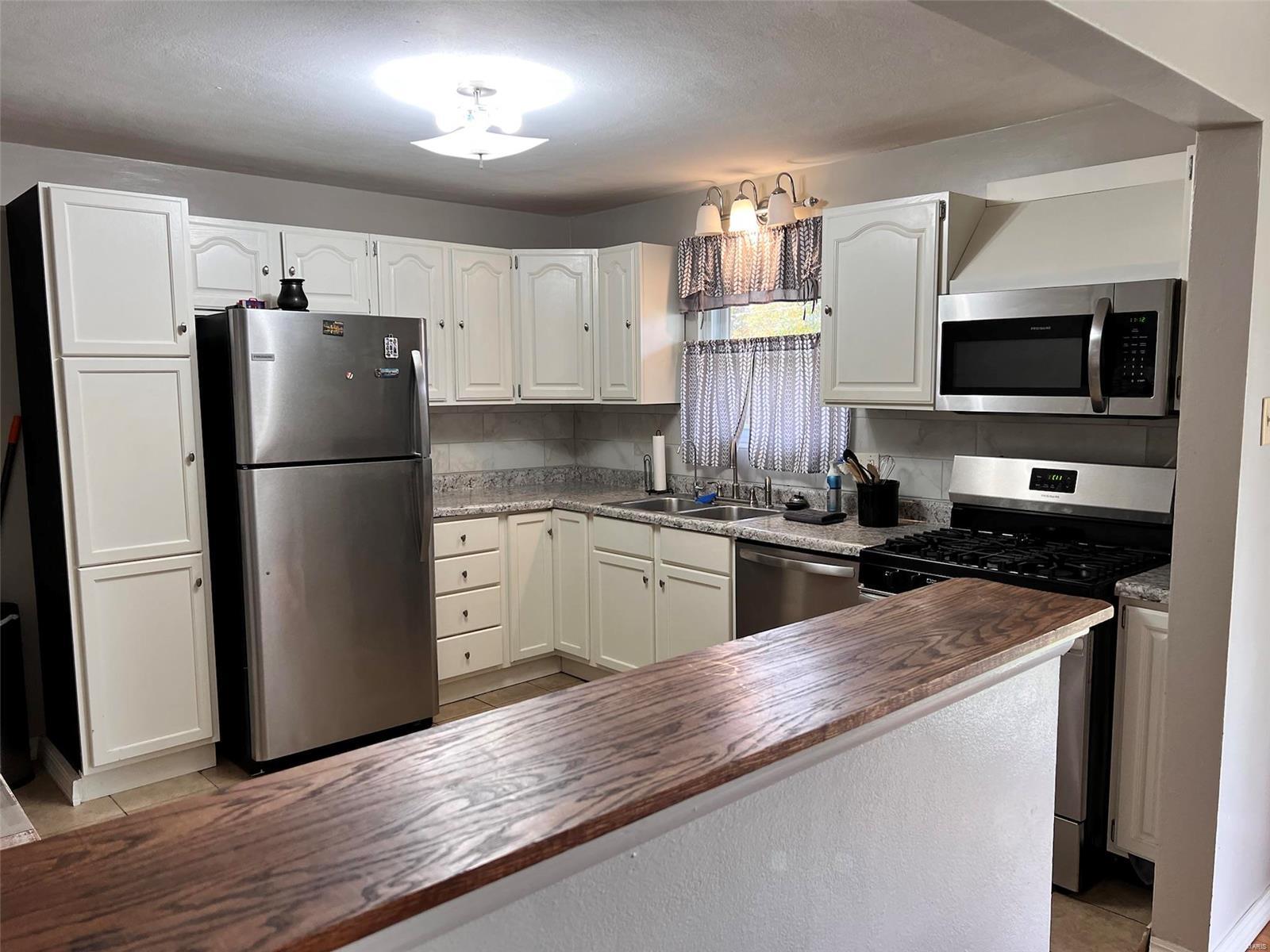 21 Buckingham Road Belleville, IL 62226 - Photo 4 of 15 Gallery Image 4