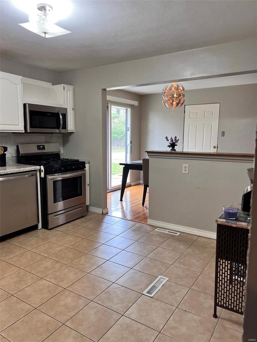 21 Buckingham Road Belleville, IL 62226 - Photo 5 of 15 Gallery Image 5