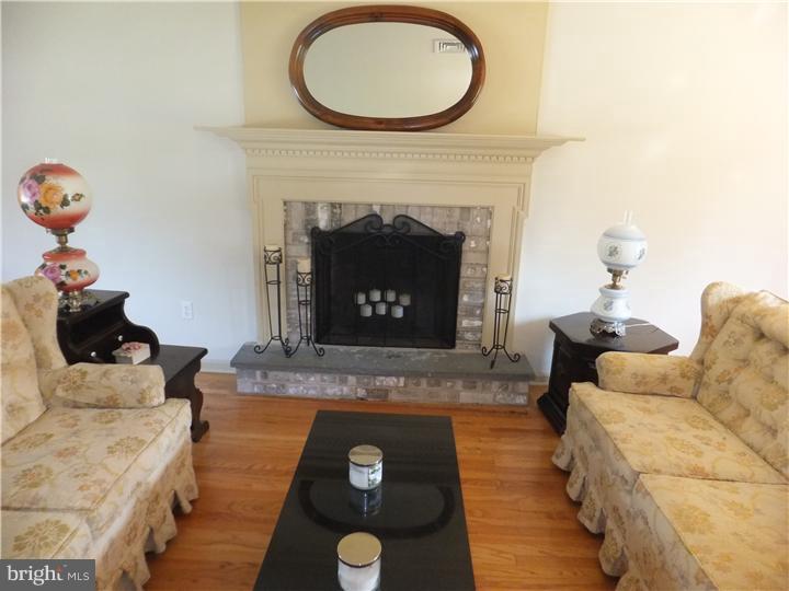 1230 Leedom Road Huntingdon Valley, PA 19006 - Photo 8 of 25 Gallery Image 8