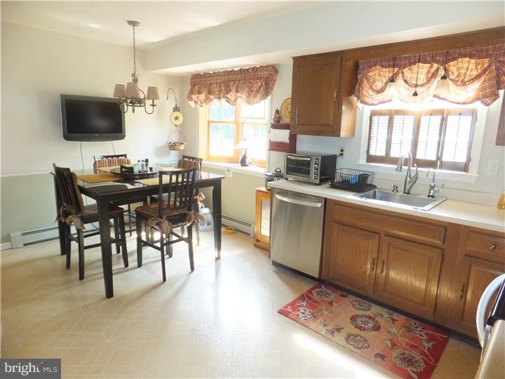1230 Leedom Road Huntingdon Valley, PA 19006 - Photo 10 of 25 Gallery Image 10