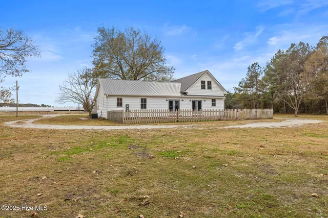 $644,900 | 1074 Highway 41, Trenton, NC 28585