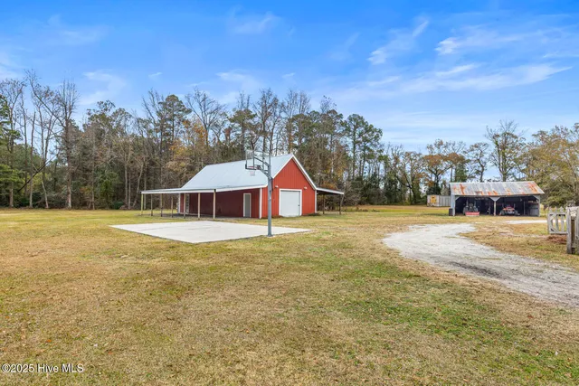 $644,900 | 1074 Highway 41, Trenton, NC 28585