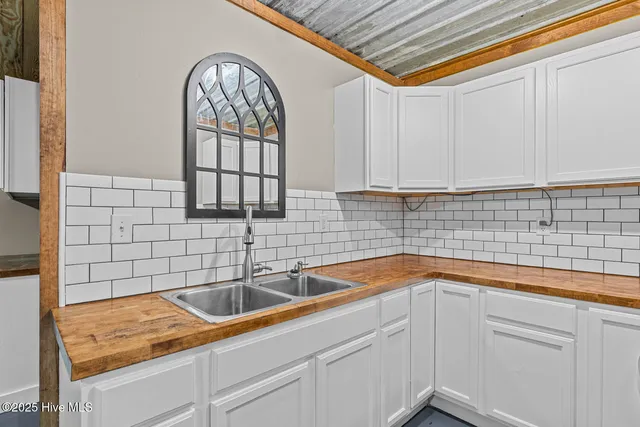 $644,900 | 1074 Highway 41, Trenton, NC 28585