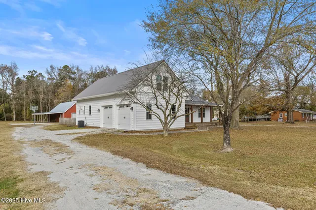 $644,900 | 1074 Highway 41, Trenton, NC 28585