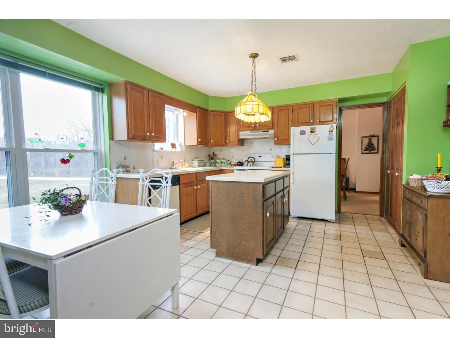 1041 Singer Lane Norristown, PA 19403 - Photo 11 of 24