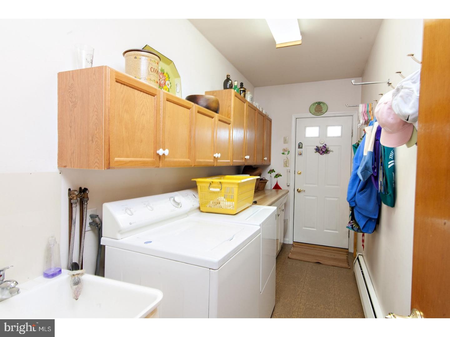 1041 Singer Lane Norristown, PA 19403 - Photo 13 of 24