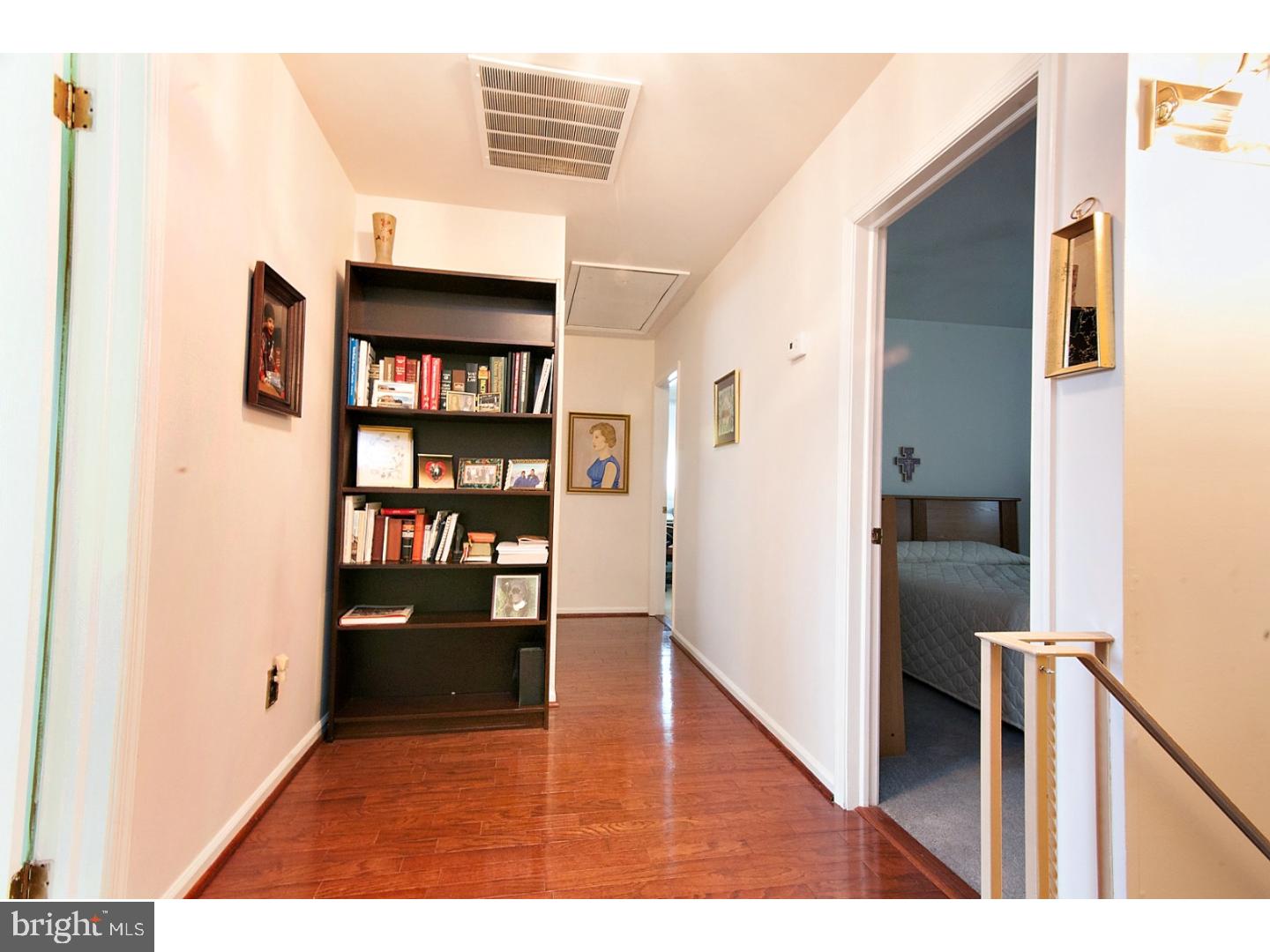 1041 Singer Lane Norristown, PA 19403 - Photo 15 of 24