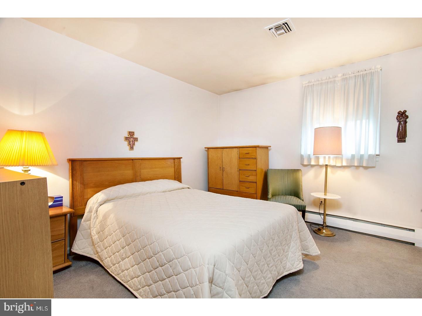 1041 Singer Lane Norristown, PA 19403 - Photo 19 of 24