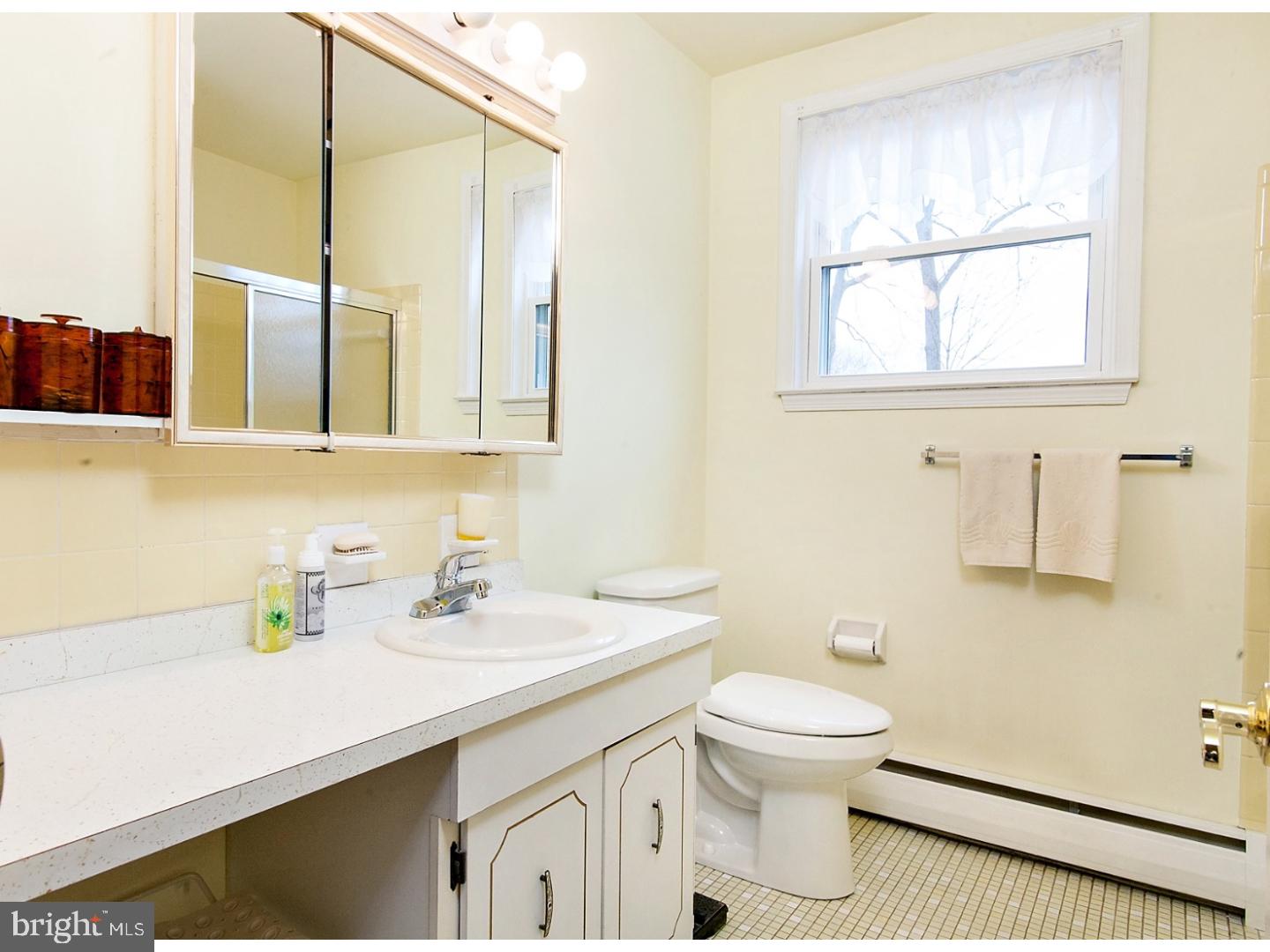 1041 Singer Lane Norristown, PA 19403 - Photo 20 of 24