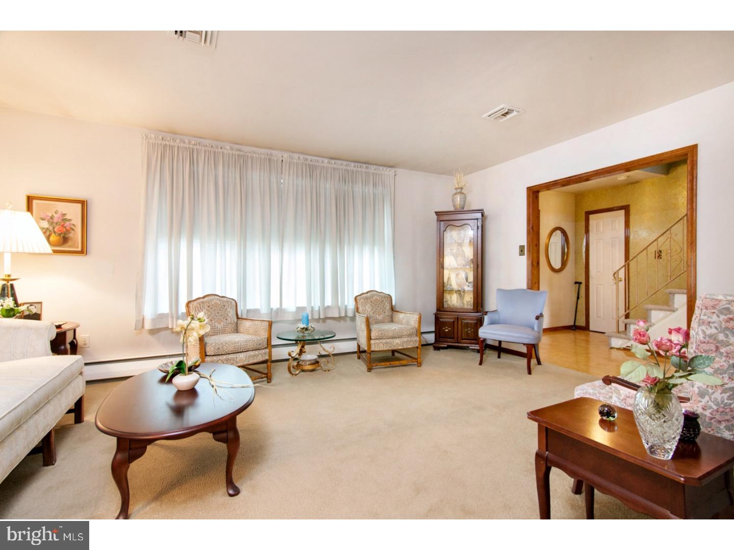 1041 Singer Lane Norristown, PA 19403 - Photo 6 of 24