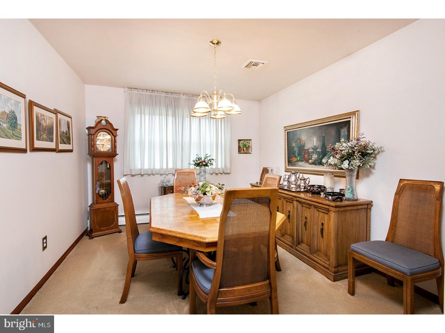 1041 Singer Lane Norristown, PA 19403 - Photo 7 of 24