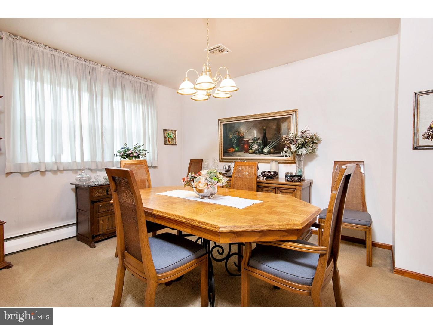 1041 Singer Lane Norristown, PA 19403 - Photo 8 of 24