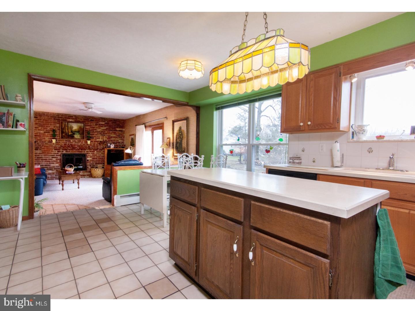 1041 Singer Lane Norristown, PA 19403 - Photo 10 of 24