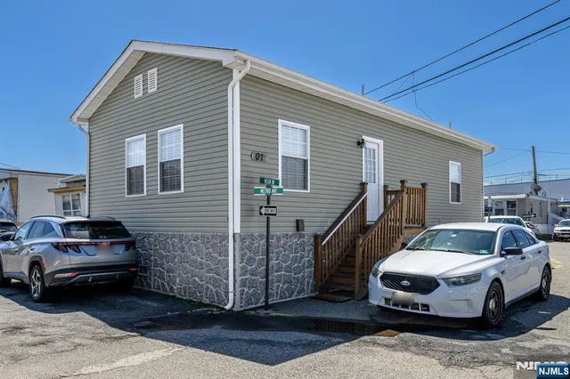 $160,000 | 1 Helen Drive, Moonachie, NJ 07074