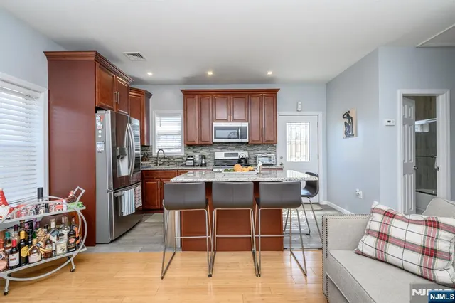 $160,000 | 1 Helen Drive, Moonachie, NJ 07074