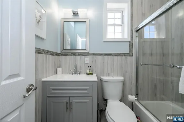 $160,000 | 1 Helen Drive, Moonachie, NJ 07074