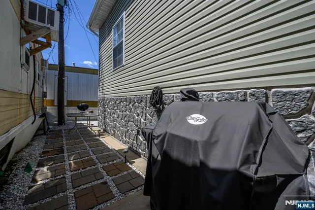 $160,000 | 1 Helen Drive, Moonachie, NJ 07074