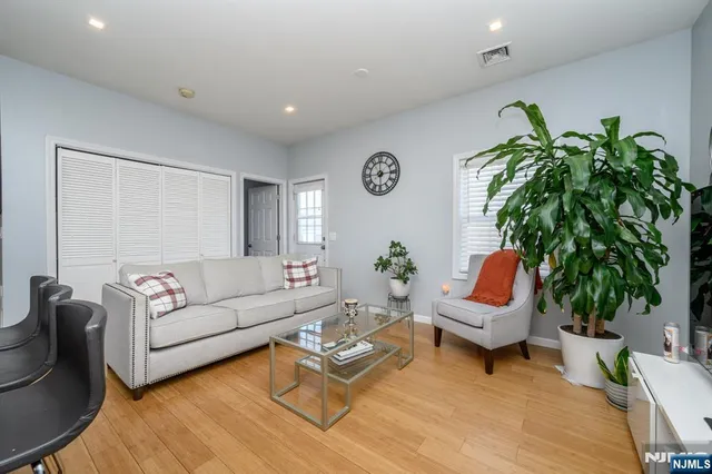 $160,000 | 1 Helen Drive, Moonachie, NJ 07074