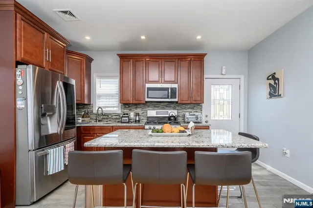 $160,000 | 1 Helen Drive, Moonachie, NJ 07074