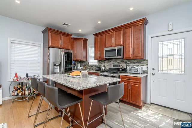 $160,000 | 1 Helen Drive, Moonachie, NJ 07074