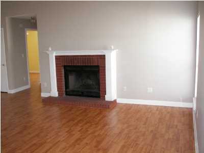 15 Courtney Lane Crestview, FL 32539 - Photo 3 of 9 Gallery Image 3