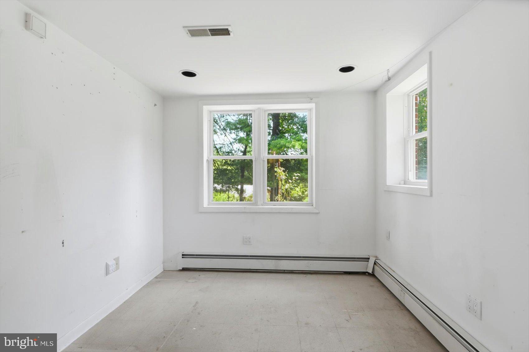 2703 Steele Road Baltimore, MD 21209 - Photo 9 of 34